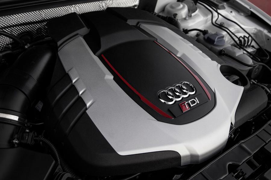 Моторный отсек Audi RS5 TDI Competition Concept 2015 года  (фото 5 из 5)